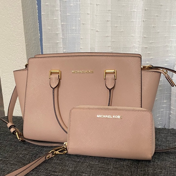 MICHAEL KORS bag &wallet - Picture 2 of 7